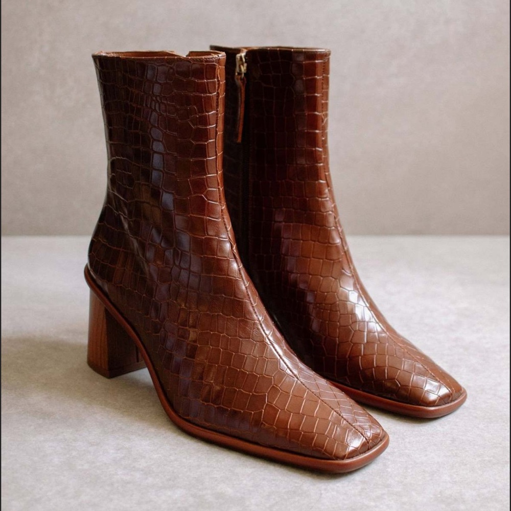 ALOHAS west cape croc boots